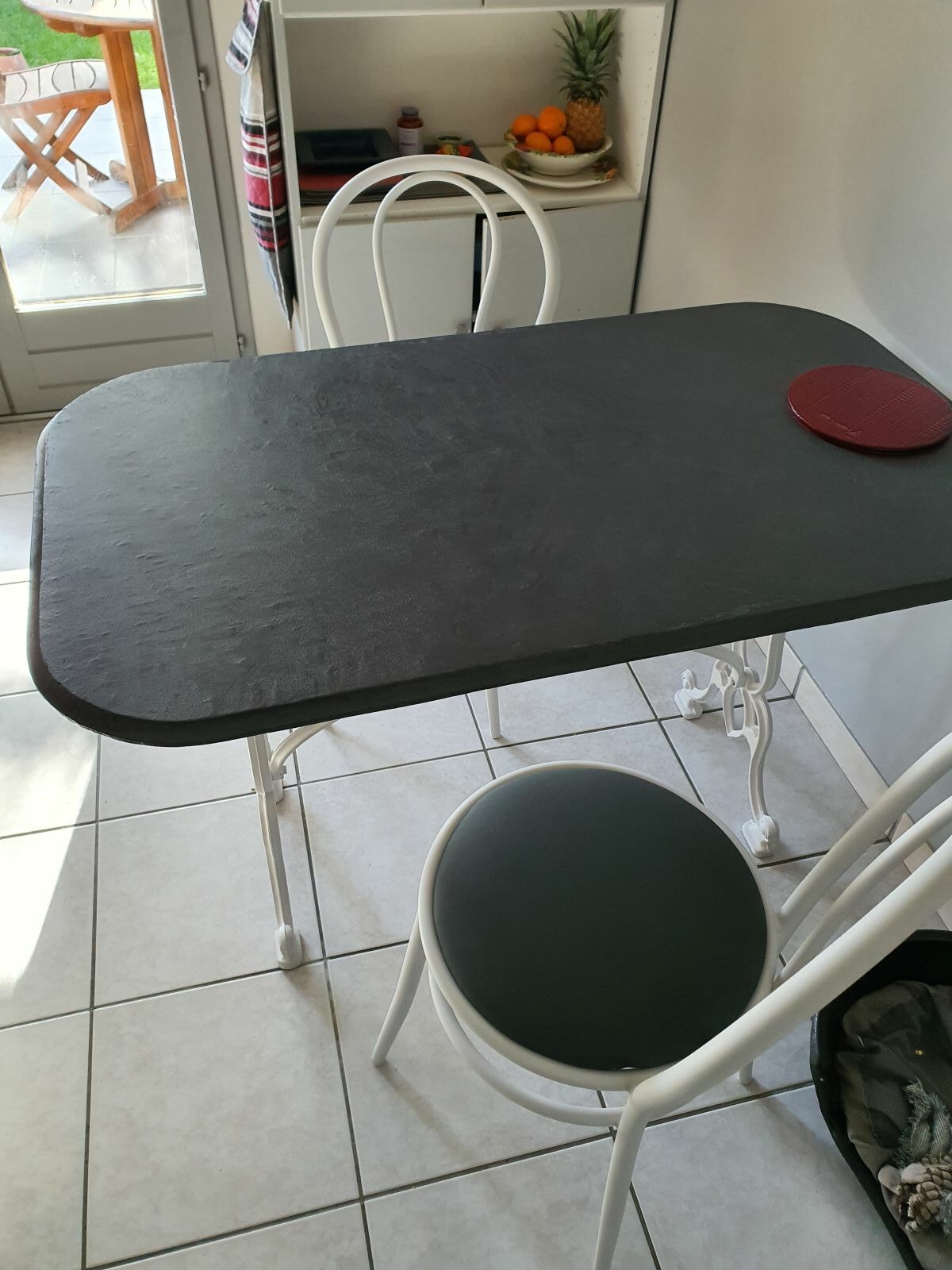 Remise en beauté d’une table bistrot
